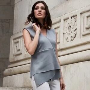 Elizabeth & Clarke Gray V-Neck “The Murphy” Sleeveless Blouse Size 8